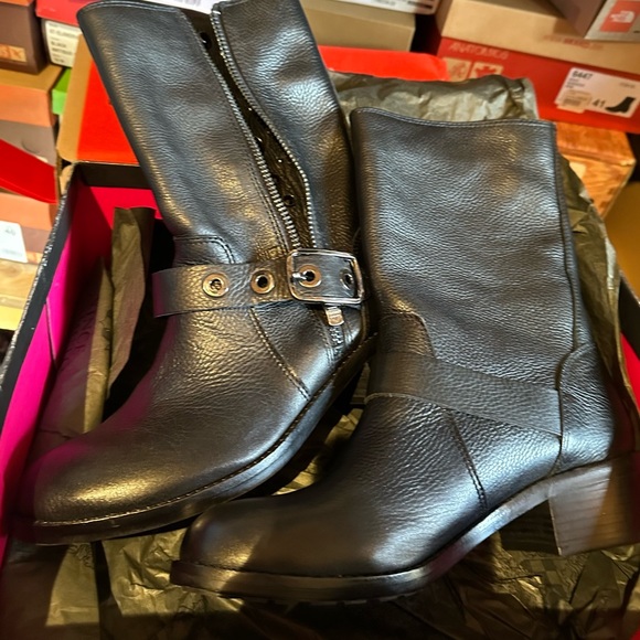 Vince Camputo-Vintage Tumbled Leather-Bejeweled Boots - Picture 8 of 10